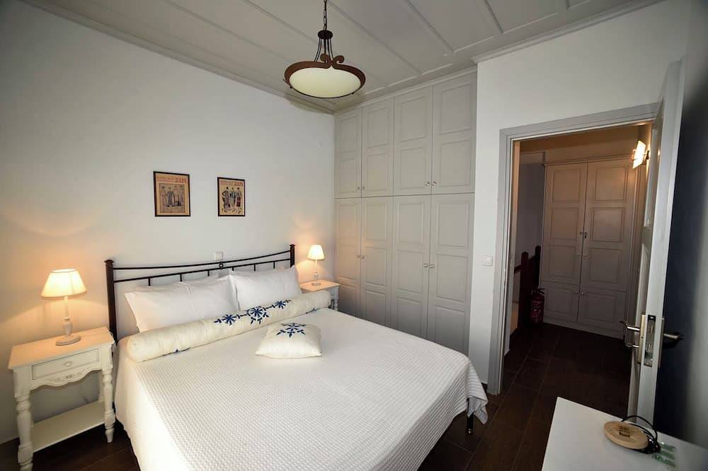 Charming maisonette in Molyvos in an ideal location in Petra, Lesbos