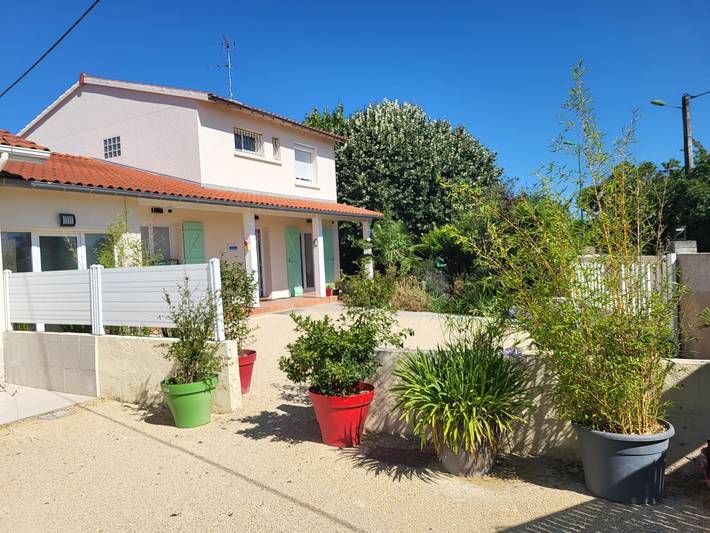 Gîte pour 9 personnes, avec Terrasse et Jardin