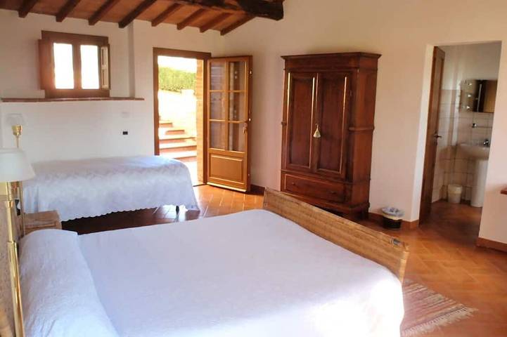 B&b per 10 persone, con giardino in Siena e dintorni