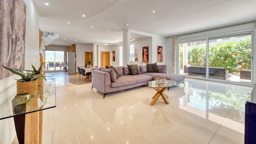 Villa "Costacabana - Primavera" mit privatem Pool, privater Terrasse & WLAN in Condado del Jaruco, Lloret de Mar