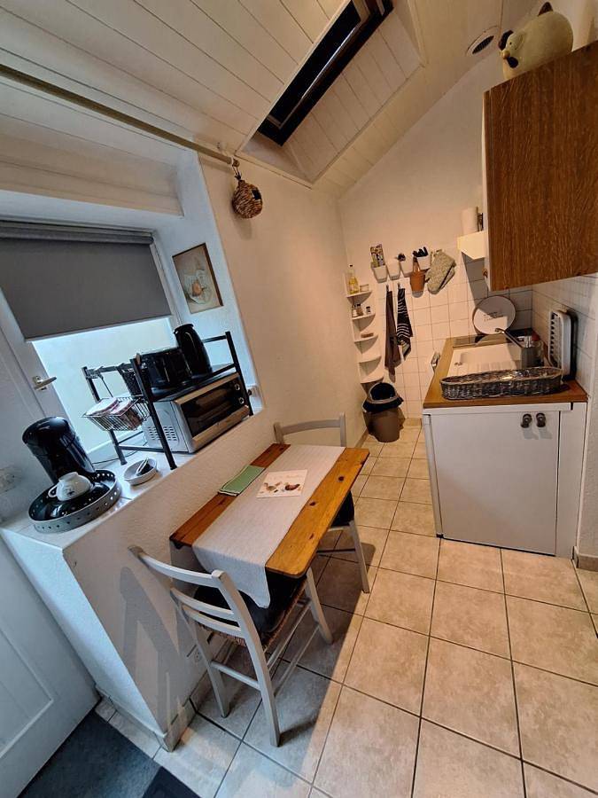 Gîte pour 2 personnes, avec piscine ainsi que vue et terrasse à Sulniac - 4