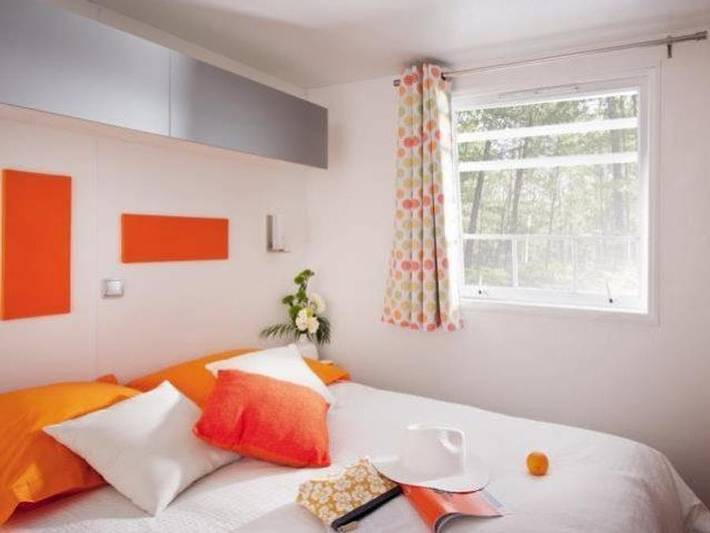 Flower Camping Les Paludiers - Mobilhome 2 personnes - Mobil-home Standard 18m² (1 chambre) + Tv + terrasse semi-couverte in Batz-sur-Mer, Côte d'Amour