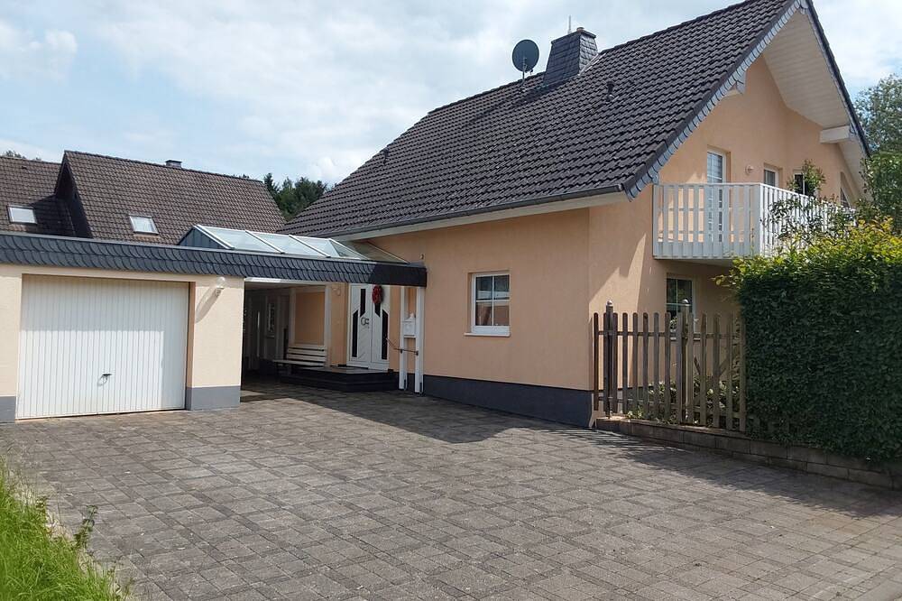 Ferienhaus direkt am Nationalpark, vollständig ausgestatteter Küche  gutes Wlan. in Nierfeld, Gemünd
