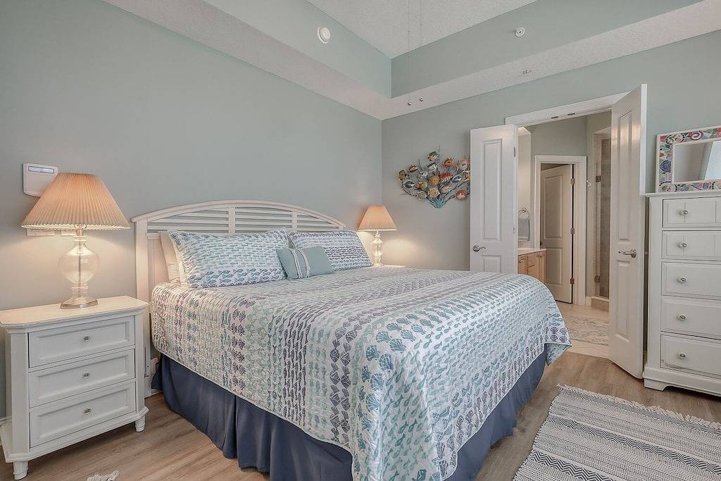 Ganze Wohnung, Ein Wow! Ursprüngliches, privates Surf / Sand-Luxusleben am Meer. . 5 Minuten. nach St Aug. in Vilano Beach, St. Johns County