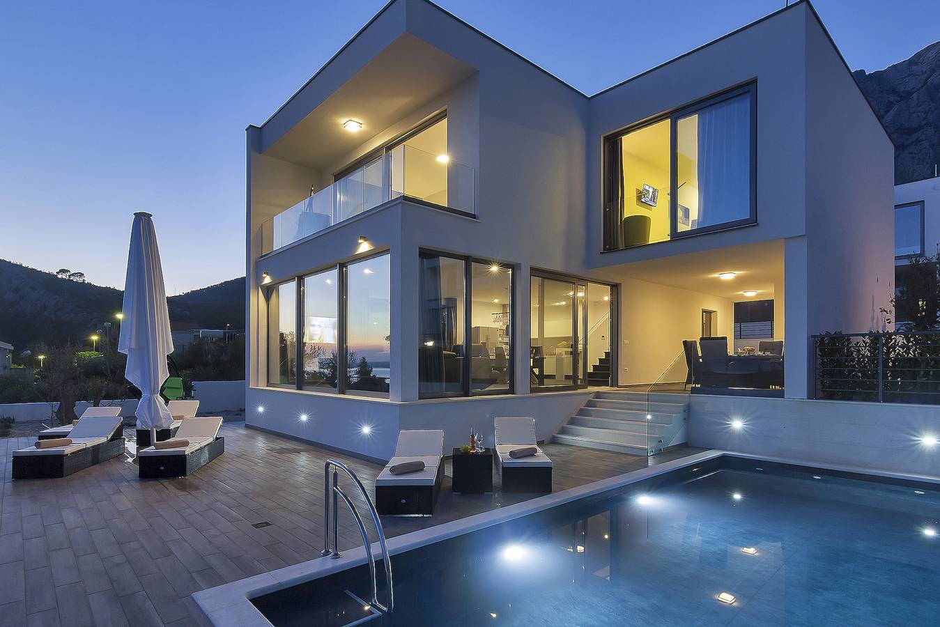  Villa Nera1 mit Pool in Makarska, Makarska Riviera