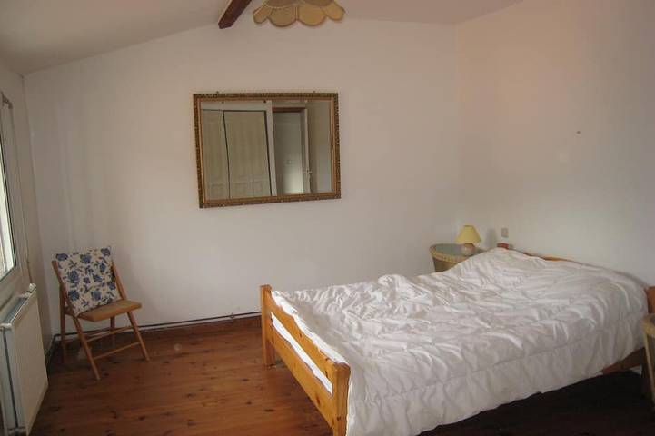 Location de vacances pour 8 personnes, avec terrasse ainsi que jardin et piscine à Maureillas-las-Illas - 4