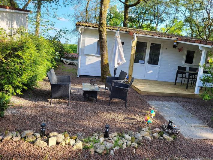 Chalet B10 Yemanisi in der Dordogne in Champs-Romain, Regionaler Naturpark Périgord-Limousin