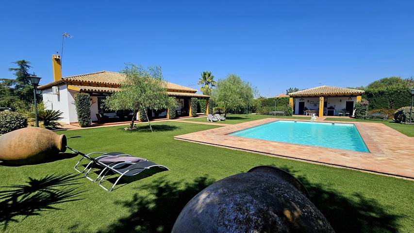 Casa rural para 8 personas, con jardín, Se admiten mascotas en Campiña de Morón y Marchena - 2