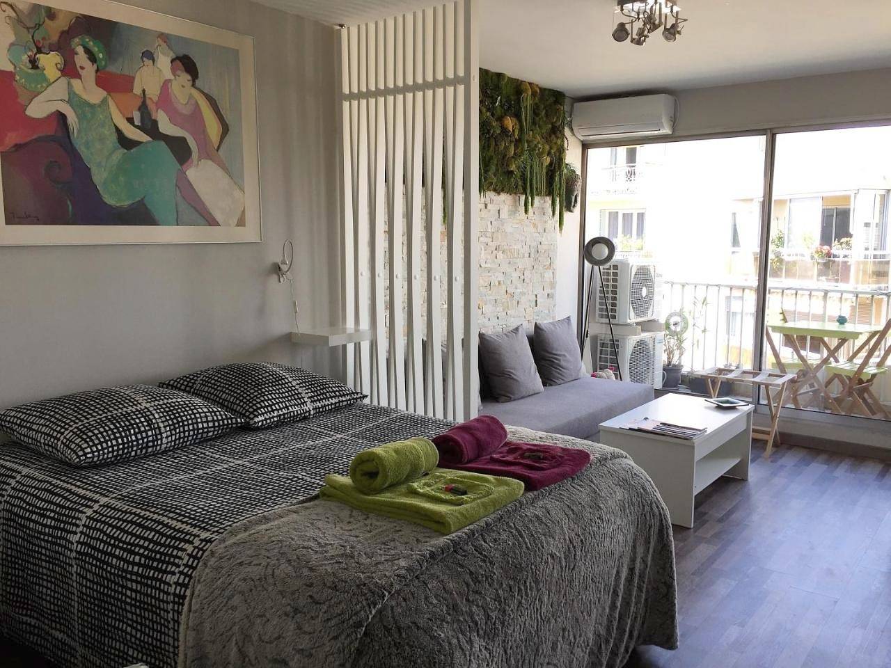 1 Chambre, 1 P'tit dèj', 1 Sourire in Montpellier, Côte méditerranéenne (France)