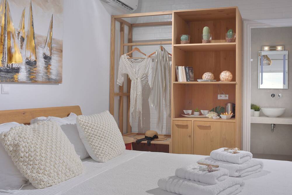 Mini Suite with Sea View in Agios Stefanos, Mykonos