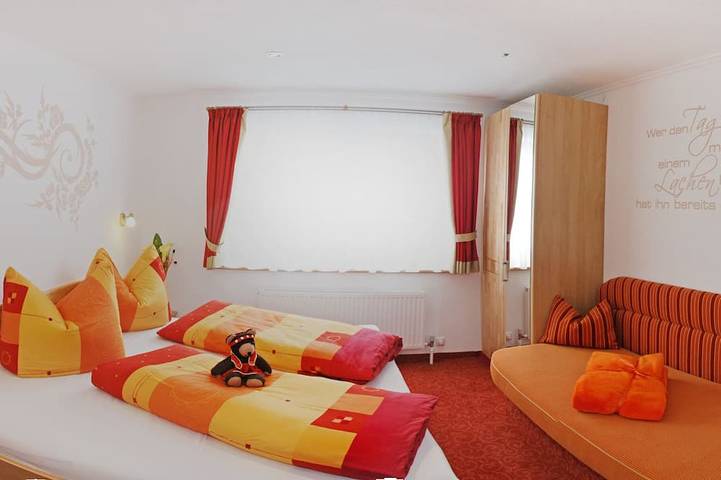 Ganze Wohnung, Ferienwohnung bis zu 8 Personen ! Keine Hunde ! in Tuxer Alpen, Hintertux