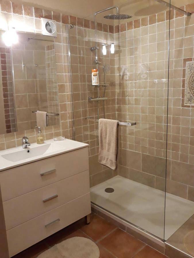 Maison d’hôte pour 2 personnes, avec vue ainsi que piscine et jardin à Salon-de-Provence - 2