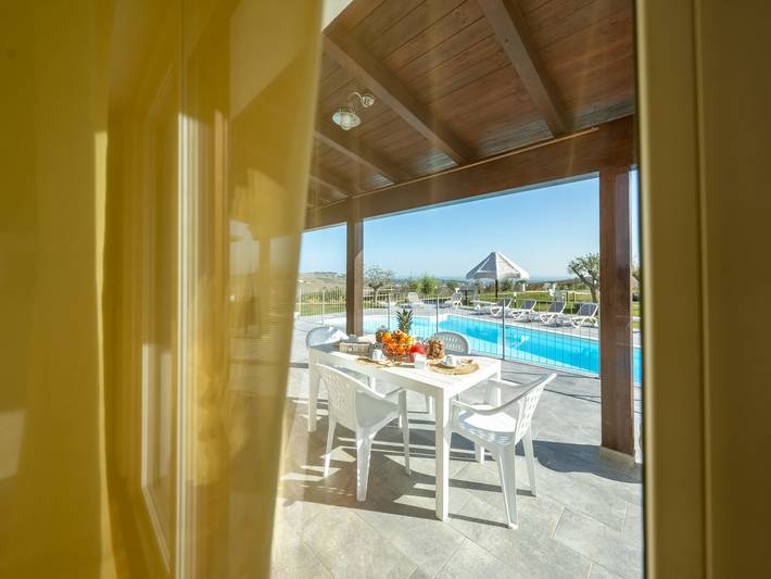 Gîte pour 4 personnes, avec terrasse ainsi que jardin et piscine dans Abruzzes - 2