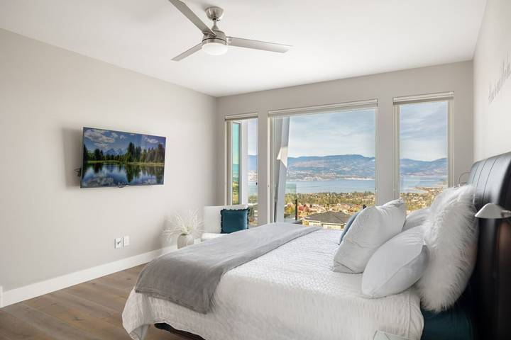 Location de vacances pour 6 personnes, avec jardin ainsi que terrasse et piscine à Kelowna - 4