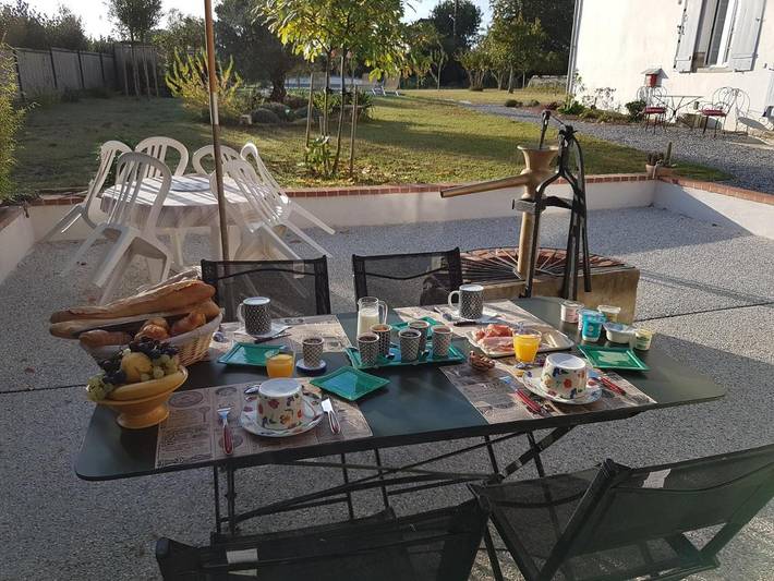 Chambre d’hôte pour 2 personnes, avec terrasse et jardin ainsi que vue et piscine à Soustons - 4