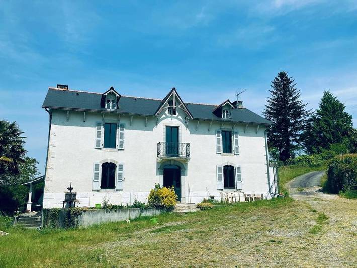 Location de vacances pour 15 personnes, avec vue et jardin, animaux acceptés à Saint-Vincent (Pyrénées-Atlantiques)