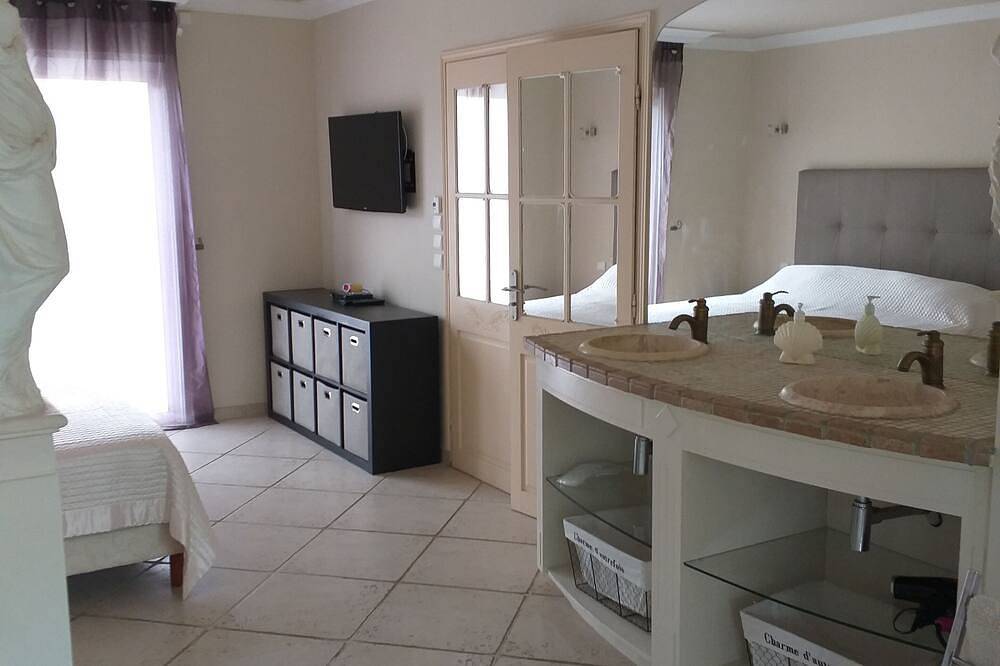 Villa mit Hallenbad, kalifornischem Becken, Whirlpool, Sauna in Vias Plage, Vias