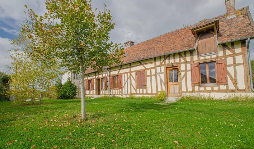 Gîte pour 4 personnes, avec Terrasse et Jardin à Géraudot