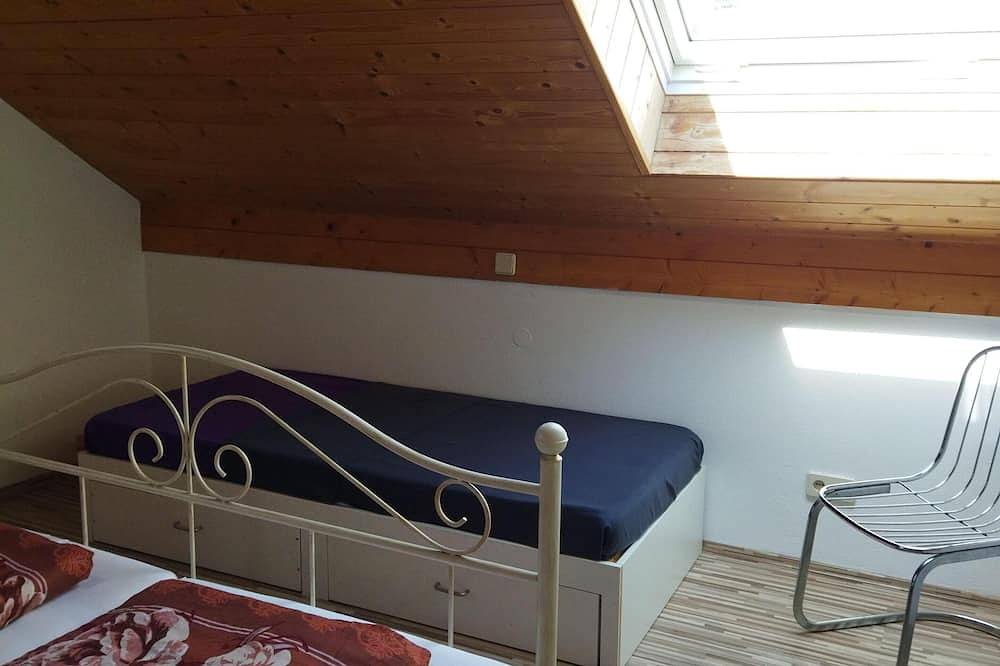 Ganze Wohnung, Schöne Atelierferienwohnung mit Balkon a. d. Donau in Winzer, Bayerisches Donautal