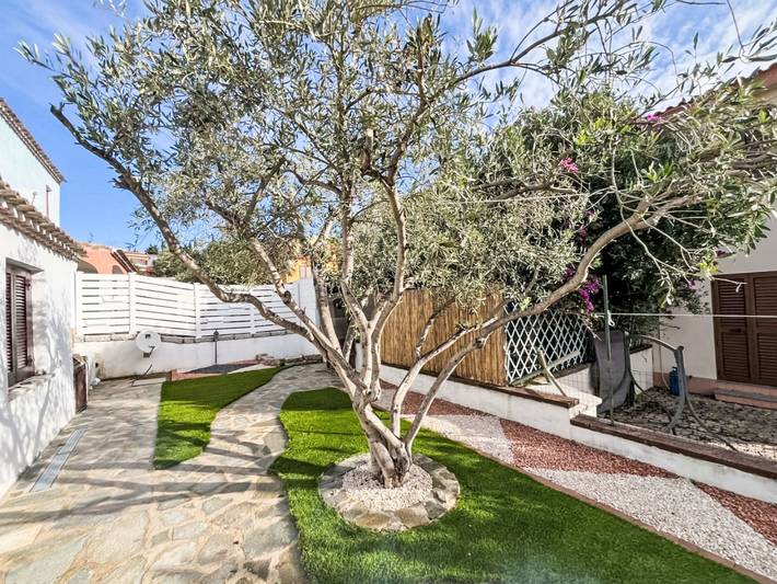 Location de vacances pour 3 personnes, avec terrasse et jardin à Tanaunella - 2