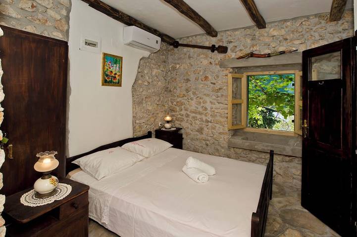 Villa für 6 Personen, mit Balkon auf Hvar - 2