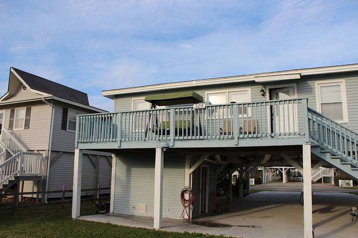 Vacation house for 10 people, with yard in North Myrtle Beach