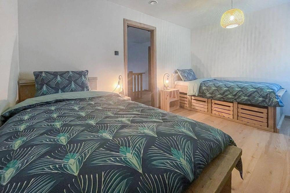 4 bedroom awesome home in Helchteren in Houthalen-Helchteren, Belgisch-Limburg