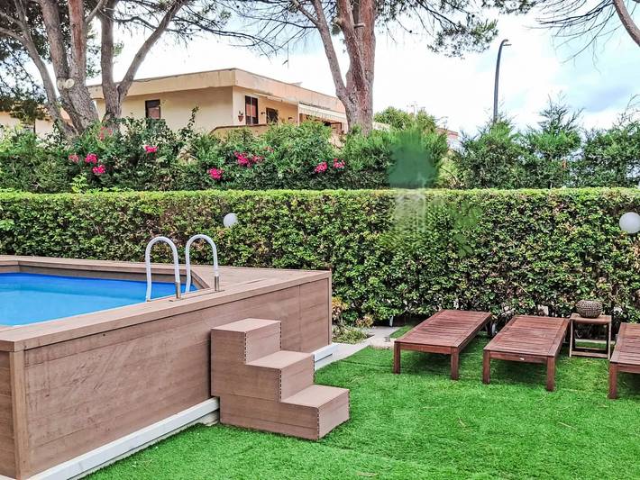 Location de vacances pour 2 personnes, avec piscine et terrasse à Campofelice di Roccella - 2