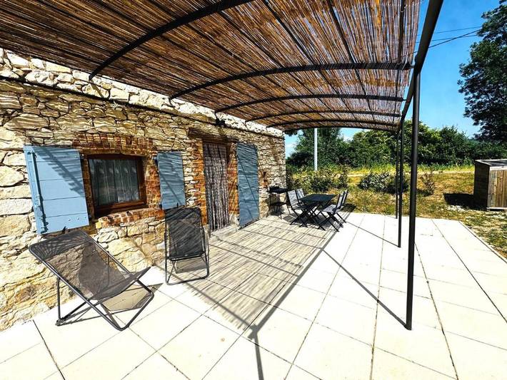 Ferienhaus für 2 Personen, mit Terrasse und Garten sowie Ausblick in Sault - 2