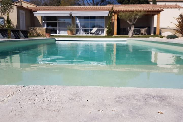 \"Campagne en ville \"Gite avec piscine chauffée et jacuzzi\"  \" 3 étoiles \" in Uzès, Région de Nîmes