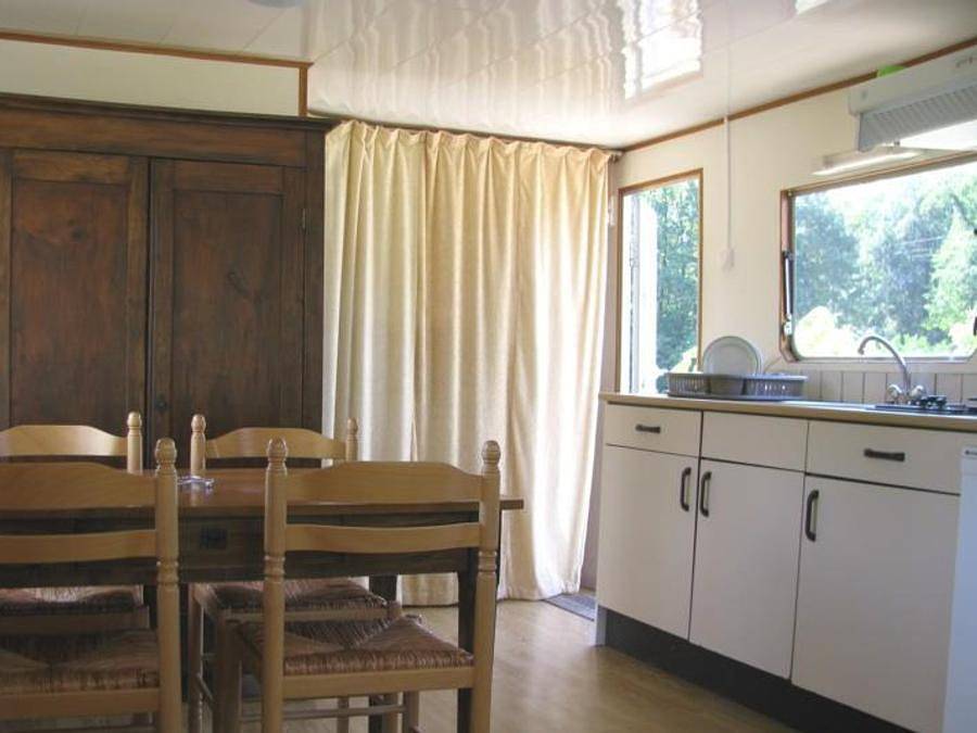 Camping Naturiste Le Champ de Guiral - Wohnwagen 2 personen - Ohne Sanitäranlagen in Anglars-Nozac, Quercy