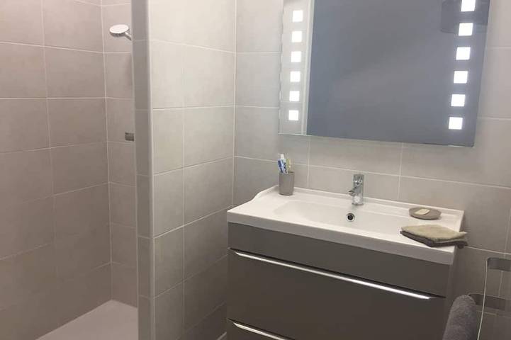 Gîte pour 2 personnes, avec jardin et terrasse à Vers-Pont-du-Gard - 3