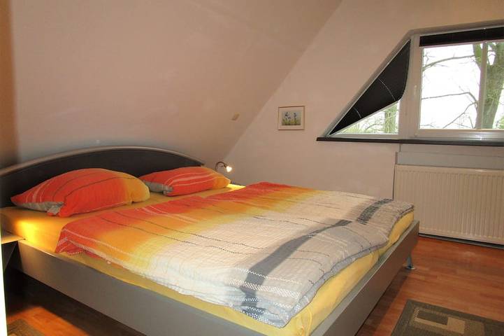 Großzügig gestaltete  Ferienresidenz für 6 Pers. mit Pool-u. Sauna- mitnutzung in Stadland, Wesermarsch