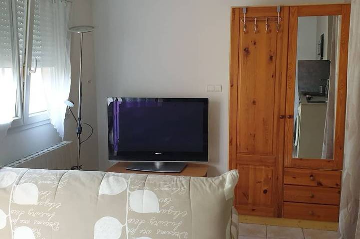 Gîte pour 2 personnes, avec piscine ainsi que terrasse et jardin à Meyreuil - 3