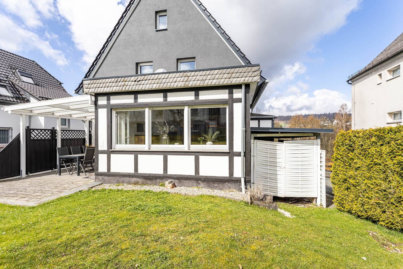 Ferienhaus 'Landhaus Augenblicke' mit Bergblick, privater Terrasse und Wlan in Olsberg, Hochsauerlandkreis