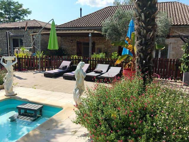 Location de vacances pour 6 personnes, avec jacuzzi ainsi que piscine et jardin à Septfonds - 3