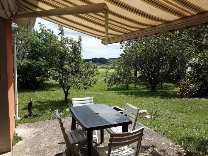 Gîte pour 4 personnes, avec Terrasse ainsi que Jardin et Vue à Mugron - 4