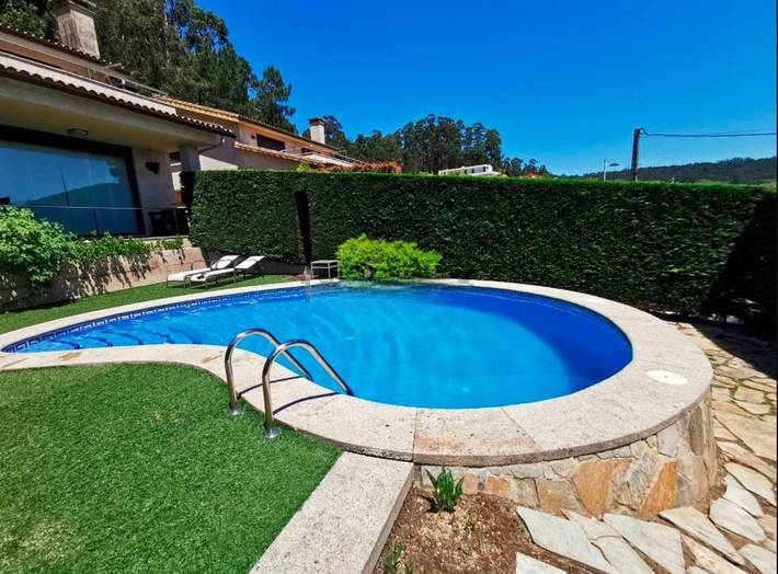 Location de vacances pour 10 personnes, avec vue ainsi que piscine et terrasse à Sanxenxo - 2