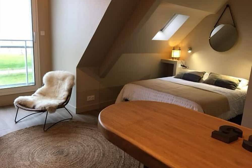 Appartement entier, Studio terrasse plein sud vue mer panoramique in Saint-Guénolé, Penmarch