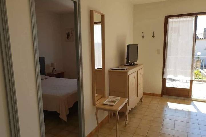 Appartement entier, Géranium – T2 terrasse calme – Thermes & Verdon in Gréoux-les-Bains, Alpes-de-Haute-Provence