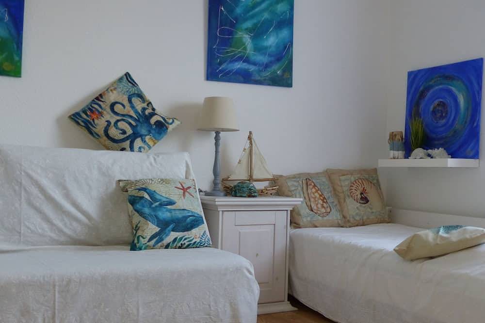 Haus Ostseemuschel, 1 Minute zu Fuß zum Strand, 2 Terrassen und Sauna in Gramkow, Hohenkirchen