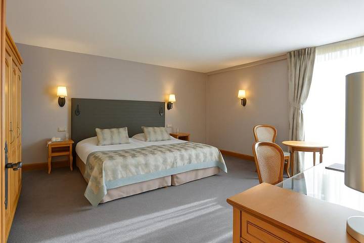 Hôtel pour 3 personnes, avec jacuzzi et sauna ainsi que jardin et piscine, animaux acceptés à Chailly-sur-Armançon - 3