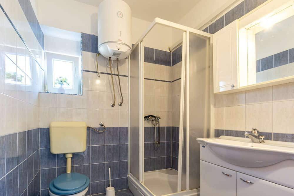 Ganze Wohnung, Apartment with free Wifi and free parking in Metajna, Pag