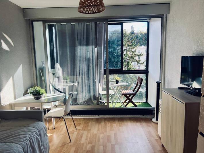 Gîte pour 2 personnes, avec balcon et vue dans Thermes de Royat Chamalières - 4