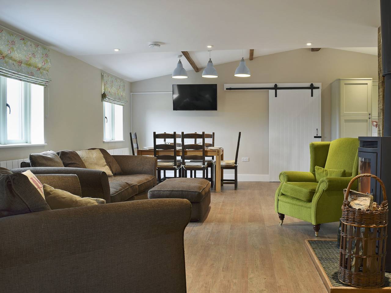 Waxwing Cottage in Harborough, Heart of England