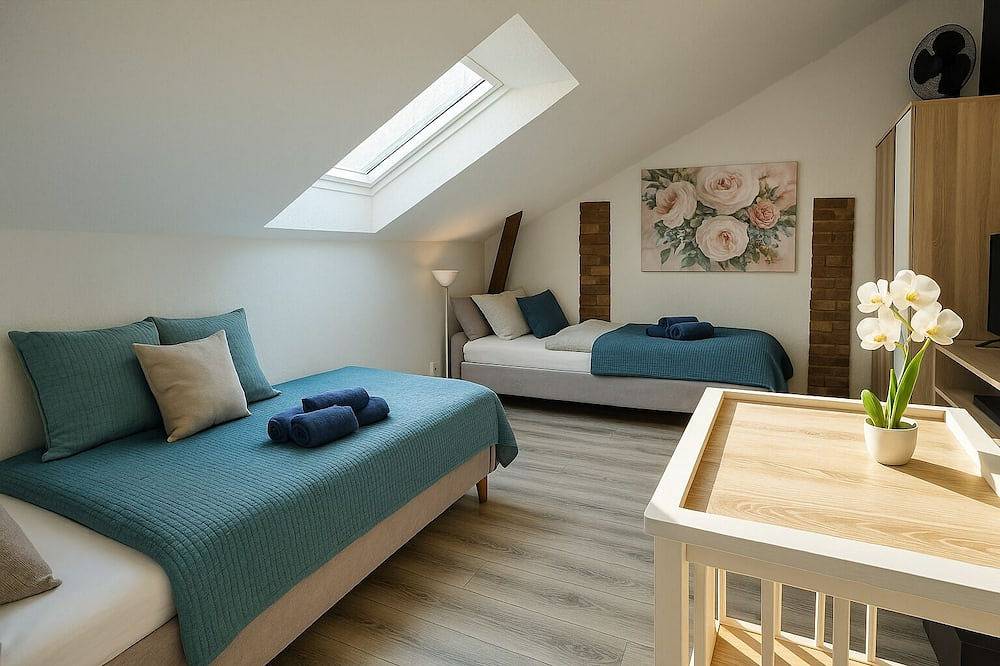 Ganze Wohnung, „Ruhiges, separates Hinterhaus – 2 Betten & Küche, 5 Min nach Frankfurt” in Bad Vilbel, Wetterau