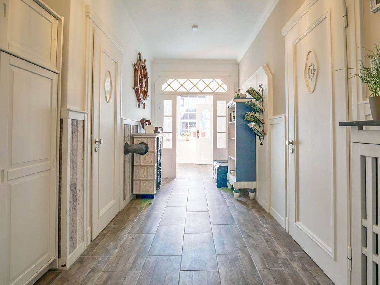 Ganze Ferienwohnung, Haus Wellen und Meer - Maritime Ferienwohnung für 2 Personen in Hafennähe mit dem Charme eines Altbaus in Hafen Büsum, Büsum