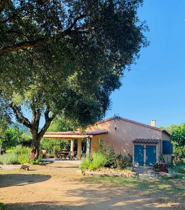 Gîte pour 6 personnes, avec terrasse à Serra-di-Ferro