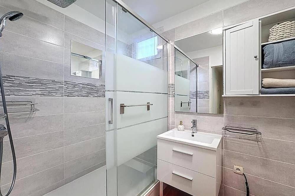 Apartamento entero, F3 with terrace - Quiet, light and close to Paris in Pontoise, Valle del Oise