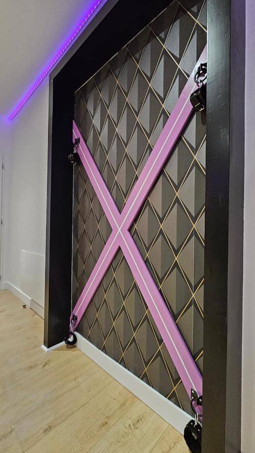 Gîte pour 4 personnes, avec terrasse ainsi que vue sur le lac et piscine dans Saint-Même-le-Tenu - 4